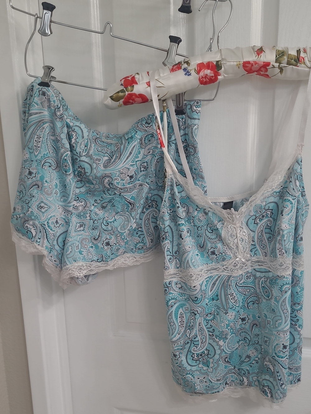 Marilyn Monroe Sleepwear, Aqua Paisley Lace Trim Sleep Cami And Shorts  Set XL